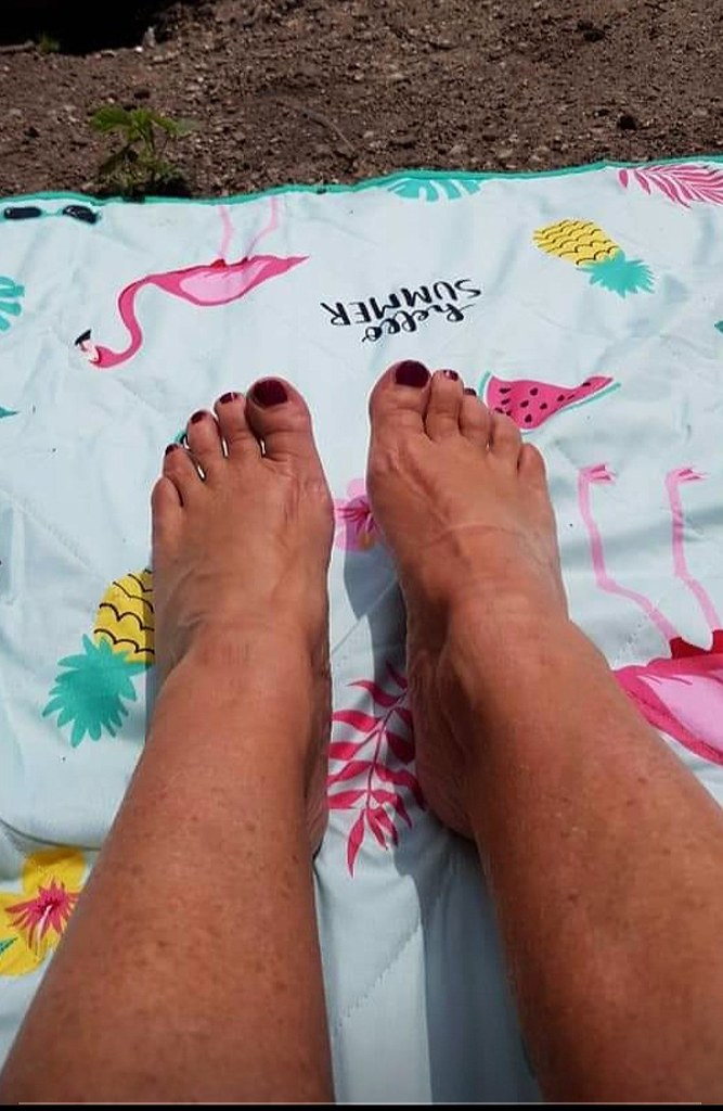 Linda barefeet age 66