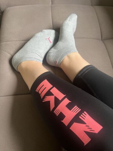 gern getragen Girl Socken puma Nike Hausschuhe Schlappen für Sammler schwarz  | eBay